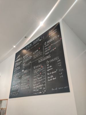 Menu at Season Square in Paris