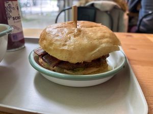 Spicy burger at Season Square in Paris