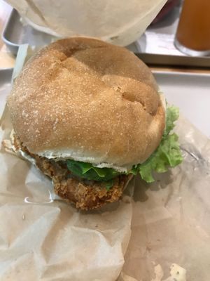 Crispy burger at Season Square in Paris