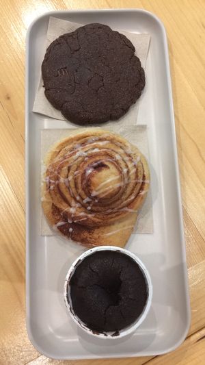 Desserts  at Season Square in Paris