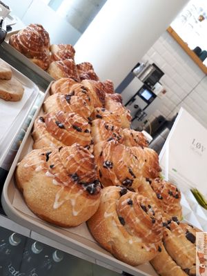 Cinnamon roll at Season Square in Paris