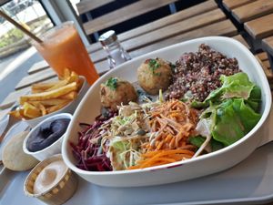 Super Veggie Bowl ! at Season Square in Paris