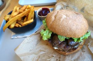 Aioli Burger + Fries at Season Square in Paris