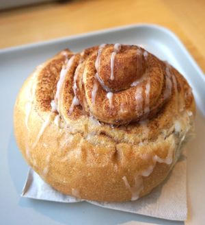 Cinnamon Roll at Season Square in Paris