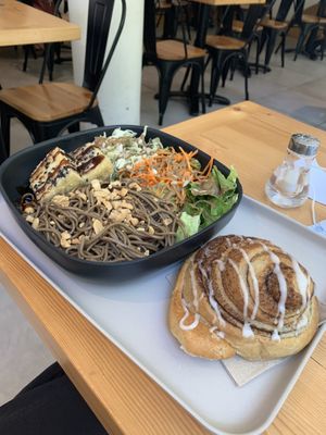 Soba noodles bowl and cinnamon roll at Season Square in Paris