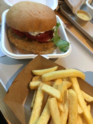 Crispy burger  at Season Square in Paris