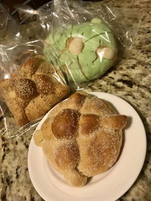 Pan de muerto. Riquiiiiisimos !  at La Rana Vegana in Cabo San Lucas