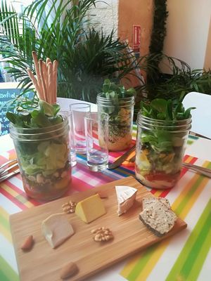 Jar Salads & Vegan cheese, 100% raw and organic  at L'Essentiel Saveurs Crues in Montpellier