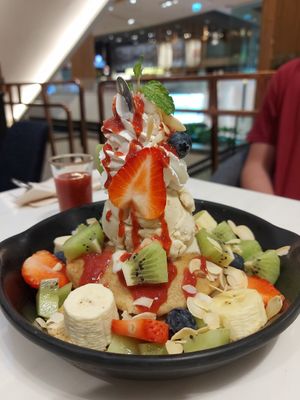 Blossom hotcakes at Veganerie - Siam Paragon in Bangkok