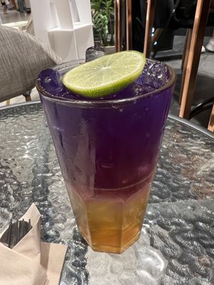 Butterfly pea and lime  at Veganerie - Siam Paragon in Bangkok