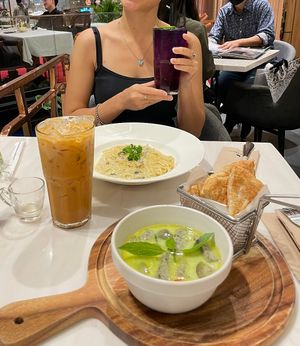 Spaghetti carbonara / green curry and roti / thai tea / butterfly pea lemon tea  at Veganerie - Siam Paragon in Bangkok