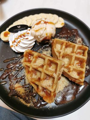 Banoffee waffles at Veganerie - Siam Paragon in Bangkok