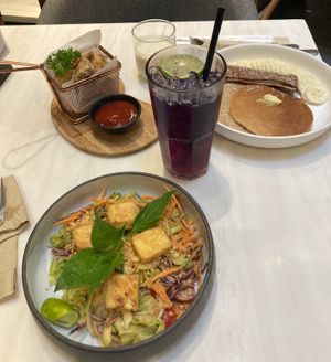 American Pancake Set
Veggie Nuggets
Tofu Pad Thai
Butterfly Pea Lemonade at Veganerie - Siam Paragon in Bangkok