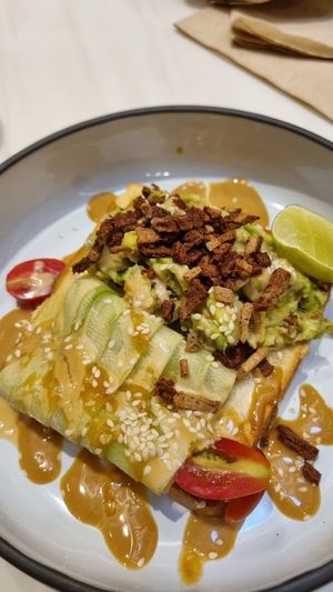 Avo toast - lovely combination at Veganerie - Siam Paragon in Bangkok