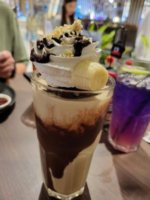 Banana peanutbutter smoothie at Veganerie - Siam Paragon in Bangkok