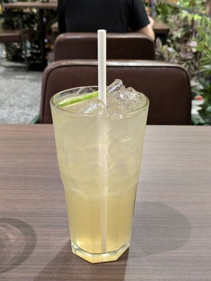 Lemon Tea at Veganerie - Siam Paragon in Bangkok