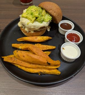 Avocado Supreme Burger at Veganerie - Siam Paragon in Bangkok