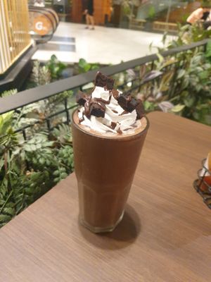 Brownie chocolate milkshake - 9/10 so luxurious and rich, cream was thick almost mallow like brownie was nice and shake was deep and rich at Veganerie - Siam Paragon in Bangkok