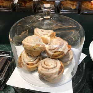 Cinnamon rolls at Veganerie - Siam Paragon in Bangkok