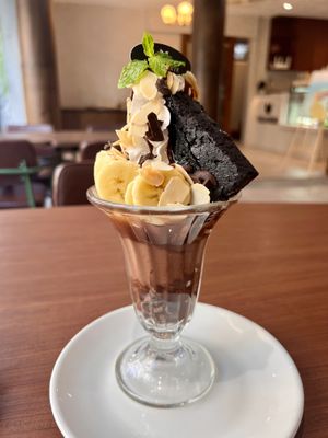 Death by chocolate sundae   at Veganerie - Ratchathewi in Bangkok