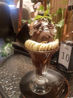 Delicious chocolate Sunday  at Veganerie - Siam Paragon in Bangkok