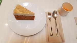 Carrot cake at Veganerie - Siam Paragon in Bangkok