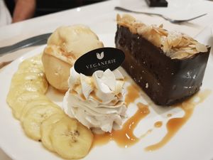 We came back 4 times for desserts 😋 at Veganerie - Siam Paragon in Bangkok