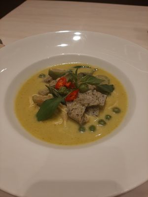 Spaghetti with green curry at Veganerie - Siam Paragon in Bangkok