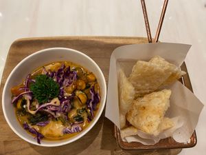 Curry Chickpeas with spinach and sweet potato at Veganerie - Siam Paragon in Bangkok