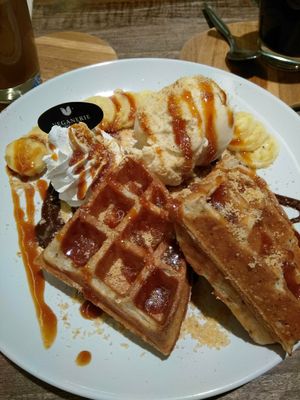 Vegano waffle at Veganerie - Siam Paragon in Bangkok
