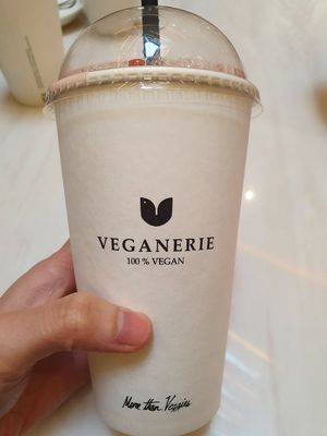 Flat belly smoothie at Veganerie - Siam Paragon in Bangkok