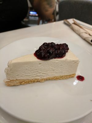 Blueberry cheesecake at Veganerie - Siam Paragon in Bangkok