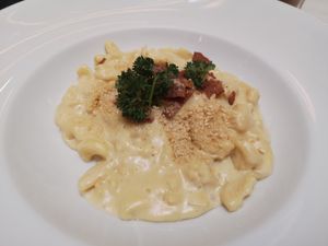 Mac and cheese 🧀 at Veganerie - Siam Paragon in Bangkok