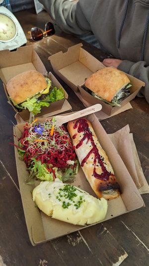 Zen burger, Deluxe burger and filo roll at Zens Kitchen Food Truck in Murchison