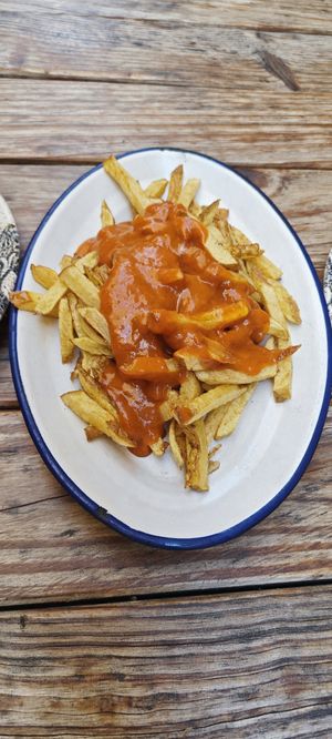 Generosa ración de patatas muy ricas at Soul Kitchen in Avila