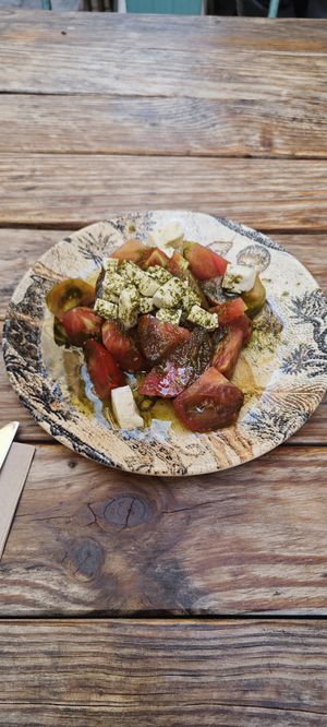Ensalada con  burrata at Soul Kitchen in Avila