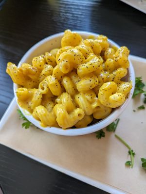 Cheddar mac + cheese at Woodhouse in Columbus