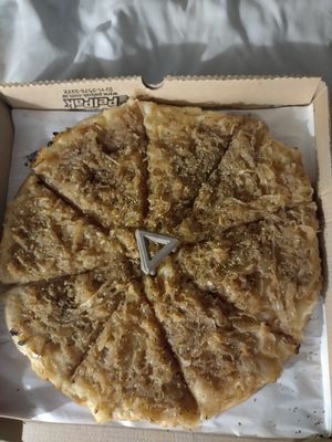 Pizza grande: Caramelita. at Pizza Vegana - San Telmo  in Buenos Aires