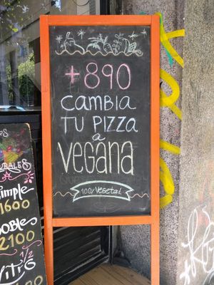 I like their sign at Pizzeria Verace in Santiago