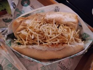 Hot dog Mirzam com salsicha de ervilha 🫛 at Ahimsa Burgers in Florianopolis