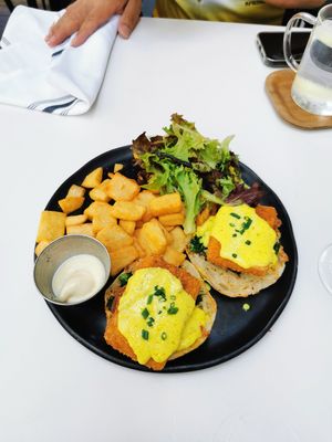 Tofu benedict at LOV - McGill in Montreal