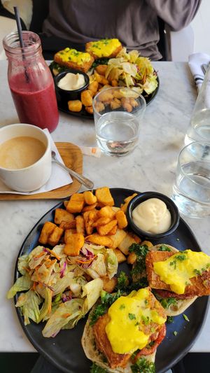  at LOV - McGill in Montreal