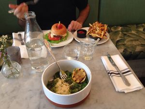 Burgerer et gnocchi pesto vegan at LOV - McGill in Montreal