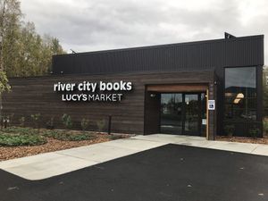 Facade at Lucy's Market in Soldotna