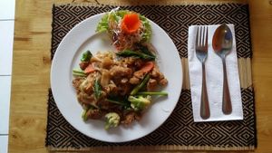 pad see ew at Vegan Heaven in Chiang Mai