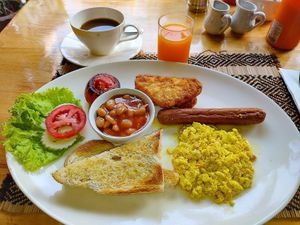 English Brekkie at Vegan Heaven in Chiang Mai