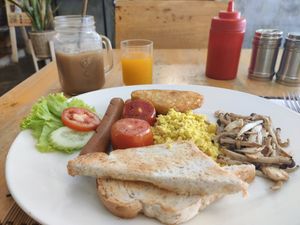Breakfast set c at Vegan Heaven in Chiang Mai