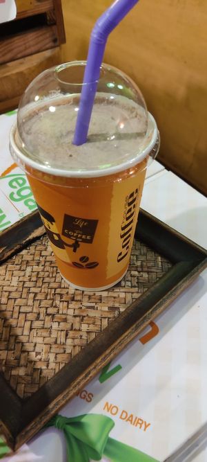 Chocolate peanut butter smoothie at Vegan Heaven in Chiang Mai