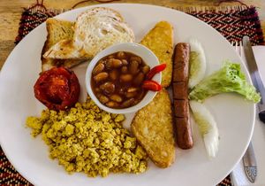 English Brekkie at Vegan Heaven in Chiang Mai