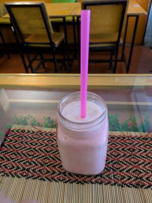 Strawberry and Banana Smoothie at Vegan Heaven in Chiang Mai